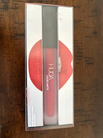 Huda Beauty Lipstick - Icon, Unopened