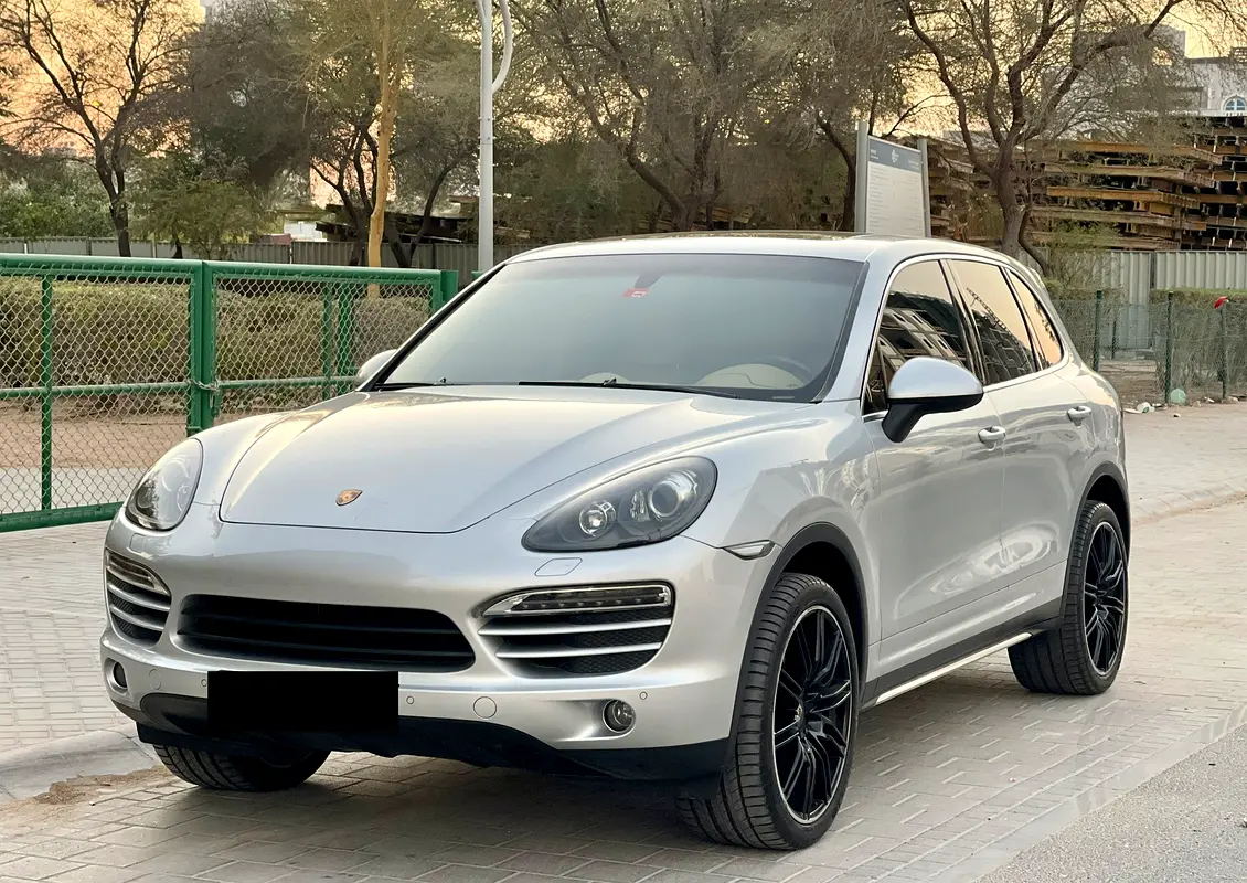 Porsche Cayenne 2014 — photo 1 of 14