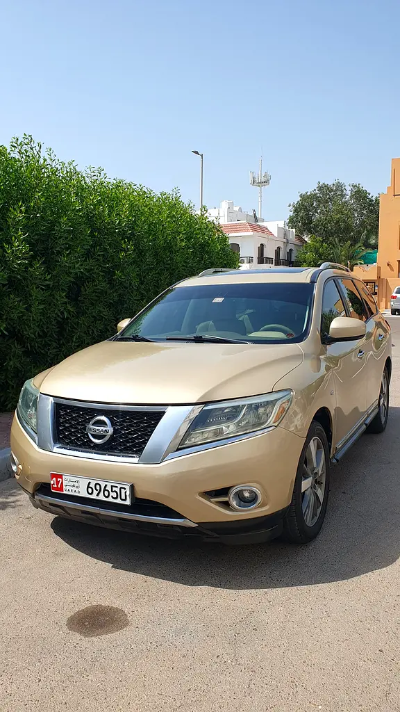 Nissan Pathfinder 2013 — photo 1 of 13