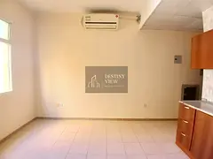 Luxury studio prime location near to park and station