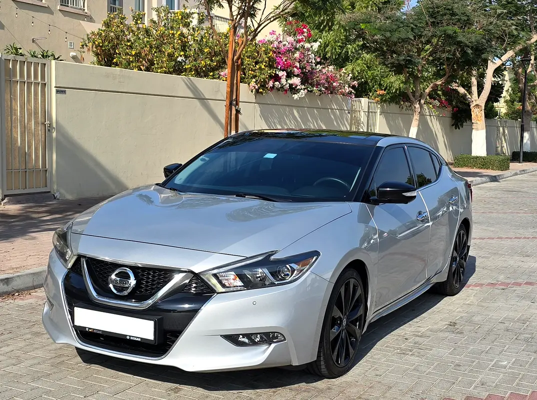 Nissan Maxima 2019 — photo 1 of 12