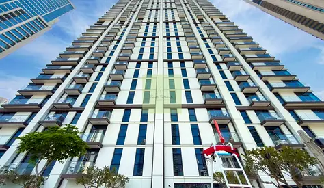 Distress Deal | Luxury 1 Bedroom | Prime Downtown Location | Final Price | Vacant