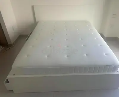 Ikea malm king bed with ikea mattress (180*200)