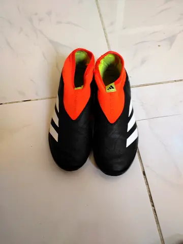 Footbal shoes type preditor league size 38 eu