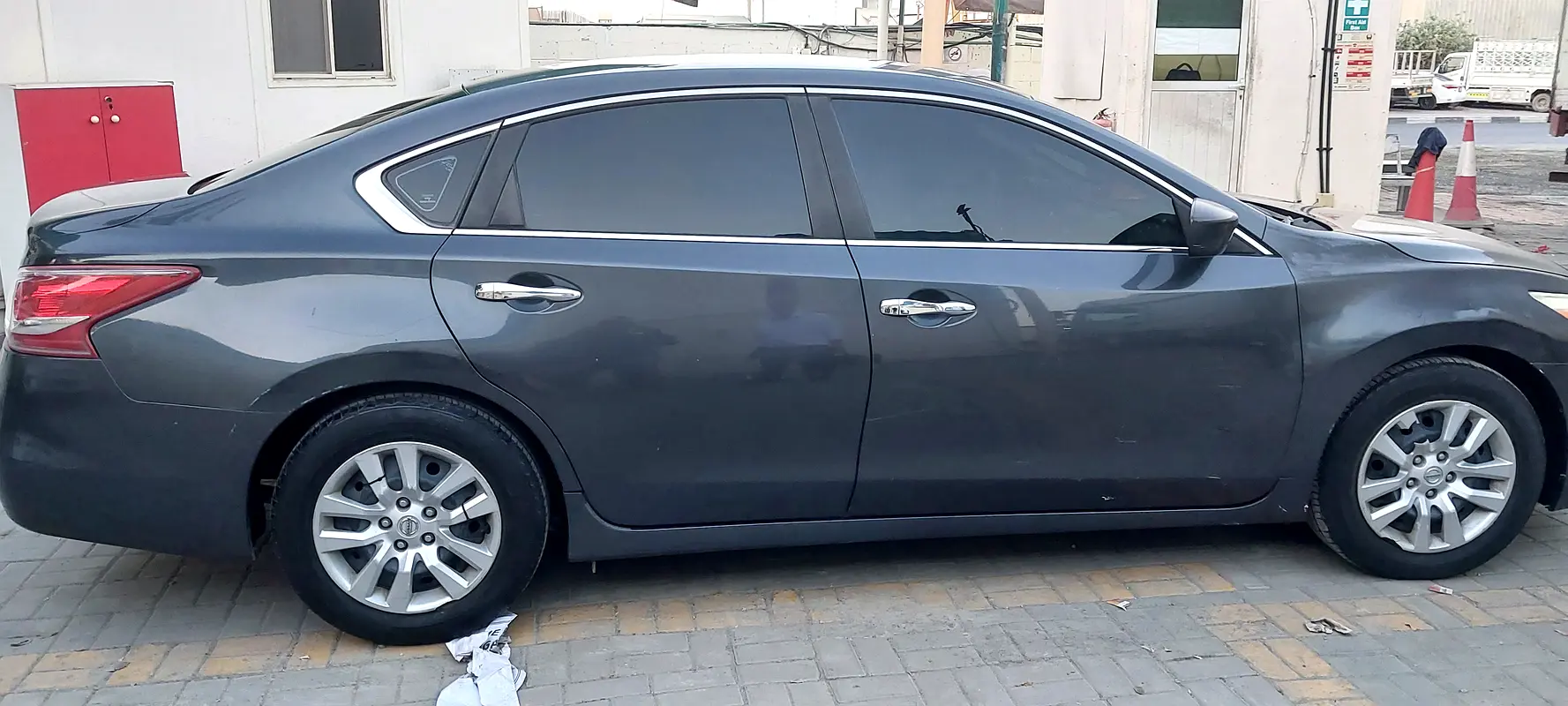 Nissan Altima 2013 — photo 1 of 9