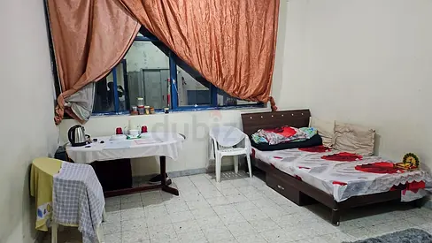 Furnished private room for executive Batchlor/working lady at Shabiya12,Mussafah
