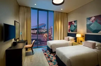 Prime Location I Serviced I Near Mall