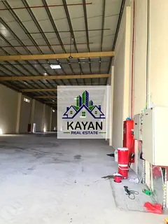 Corner industrial warehouse 16,500 sqft, 400 KVA power, 10m height with staff rooms.