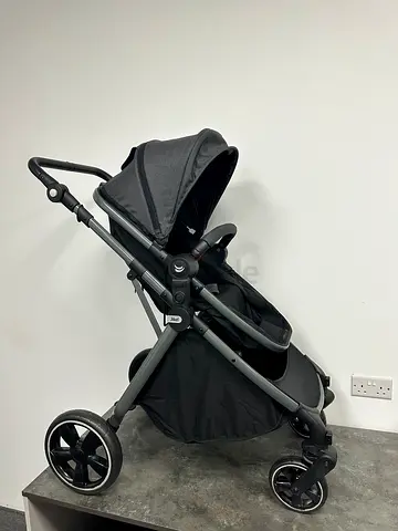 Brand New - baby stroller 2-in-1 Convertible suitable newborn to 4 years - Black