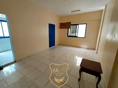 SPACIOUS STUDIO FLAT WITH SEPARATE KITCHEN
