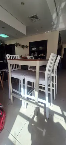 White Wooden Dining Table with 4 Chairs - excellent Condition