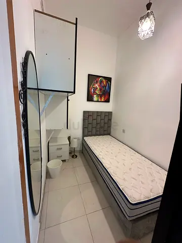Available single partition with smart tv and fridge in marina near to sobha metro station