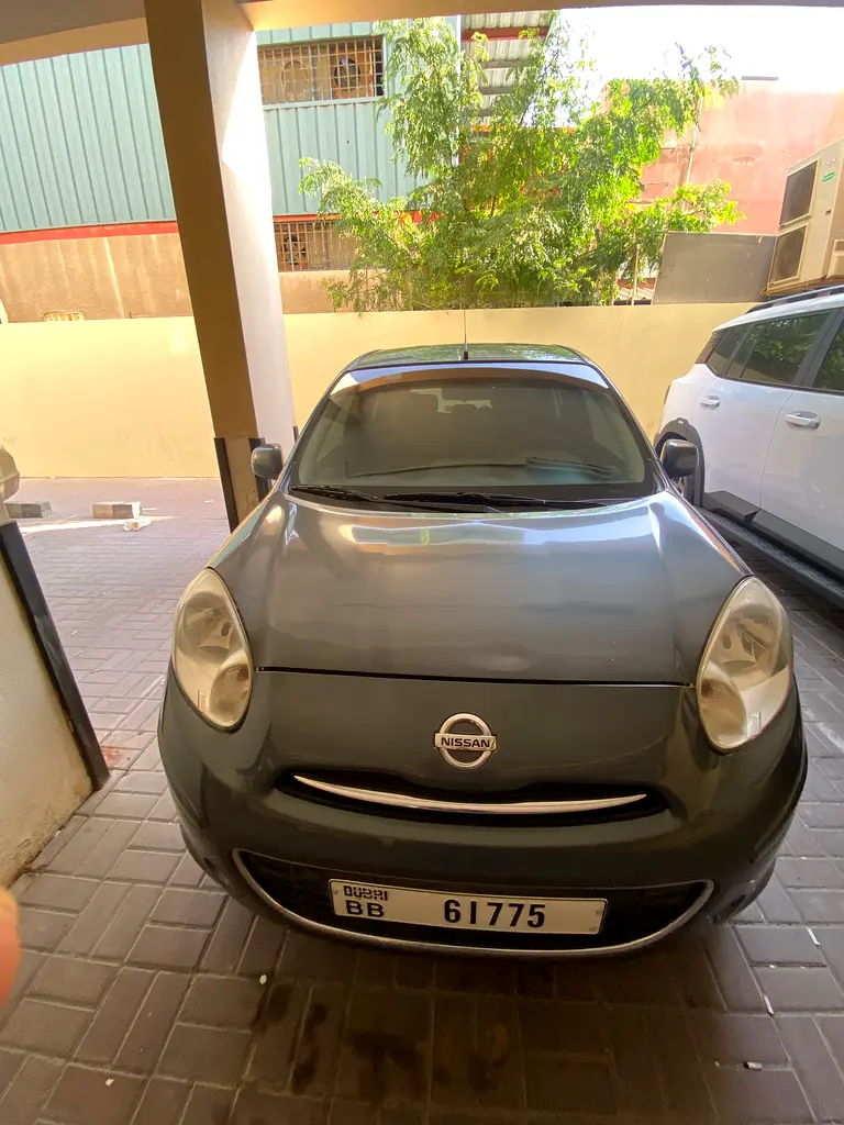 Nissan Micra 2013 — photo 1 of 10
