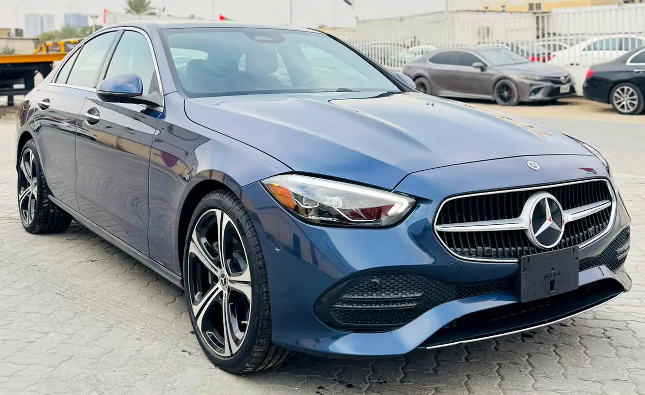 Mercedes-Benz C-Class 2025 — photo 1 of 19