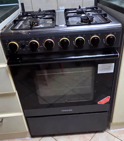 Toshiba 4-Burner Gas Cooker with Oven - Used