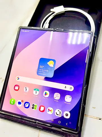 Samsung Z Fold 6 (foldable) 2Sim+1esim - NEW Warrenty  OpenBox 12GB / 512GB - Urgent