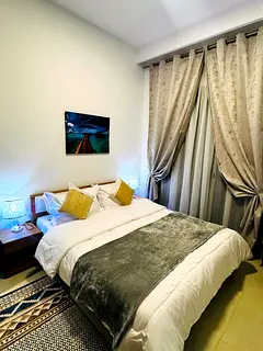 سكن استوديو مفروش اساس كامل شامل بالنهدة 1 - دبي –قريب الموصلات - مبنى جديد –   وفرش جديد