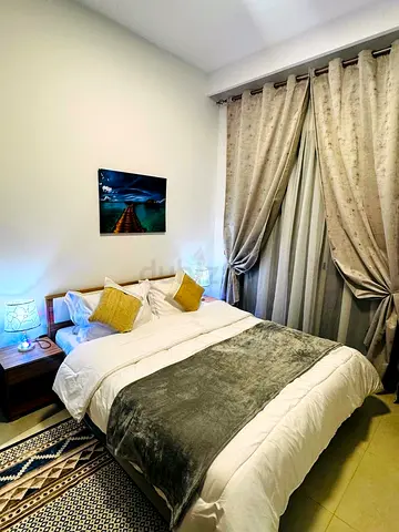 سكن استوديو مفروش اساس كامل شامل بالنهدة 1 - دبي –قريب الموصلات - مبنى جديد –   وفرش جديد