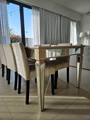 Dinning table
