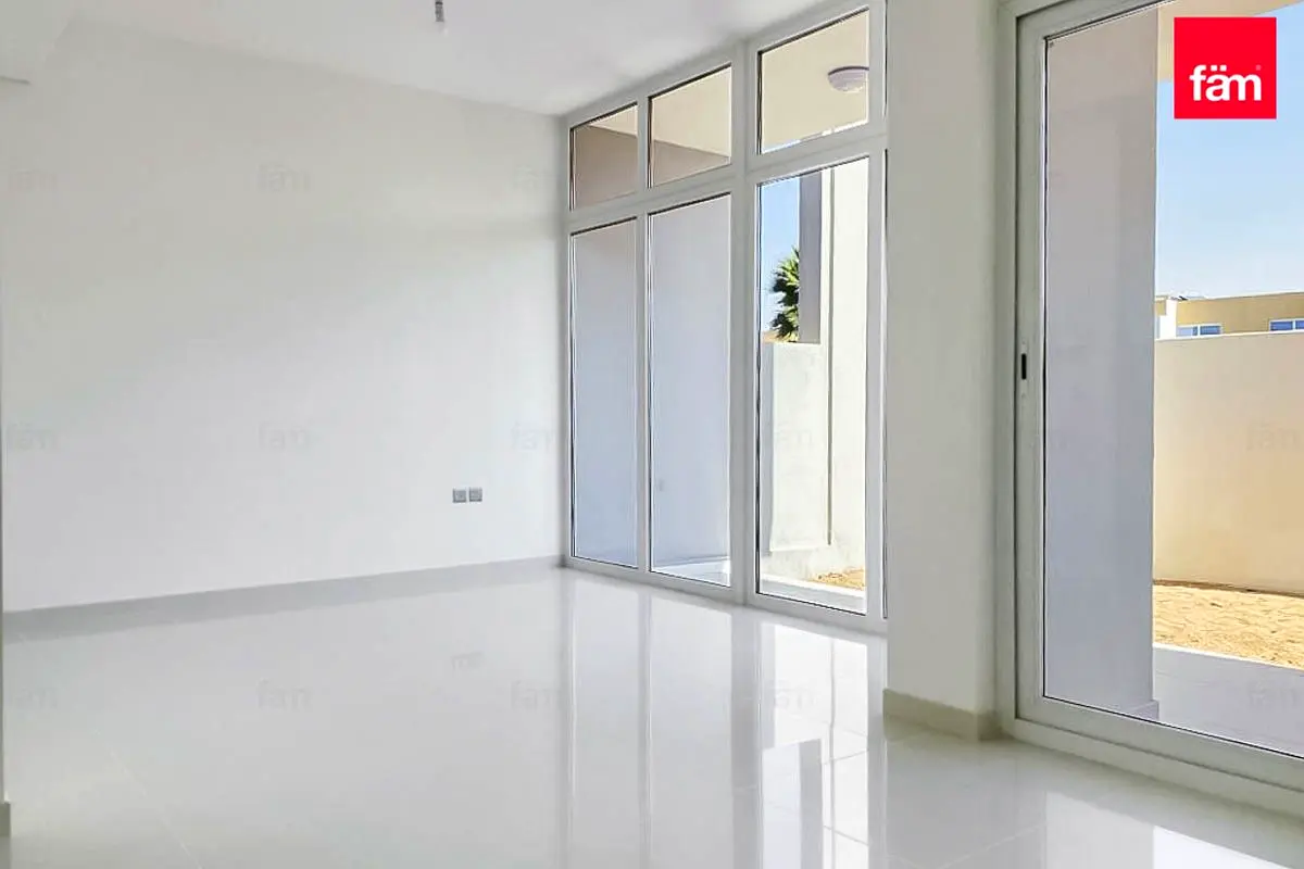 Single Row | 3 Bedroom | Closed to Park