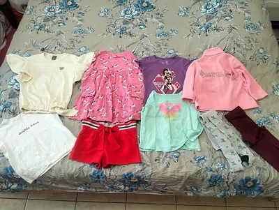 All for 40 AED beautiful kids clothes for 3-4 years old girl in perfect condition