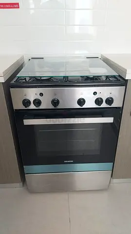 Siemens Stainless Steel Gas Cooker with Oven - Good Condition