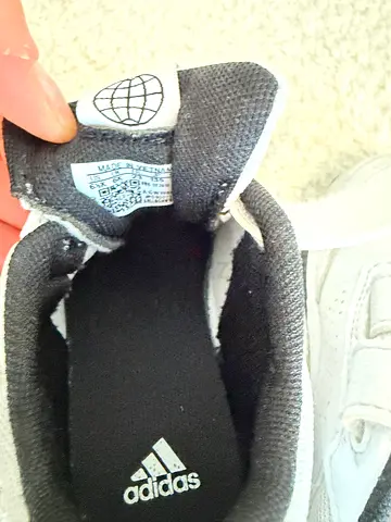 Adidas Toddler Sneakers – Like New (UK 6.5 / EU 23–24)
