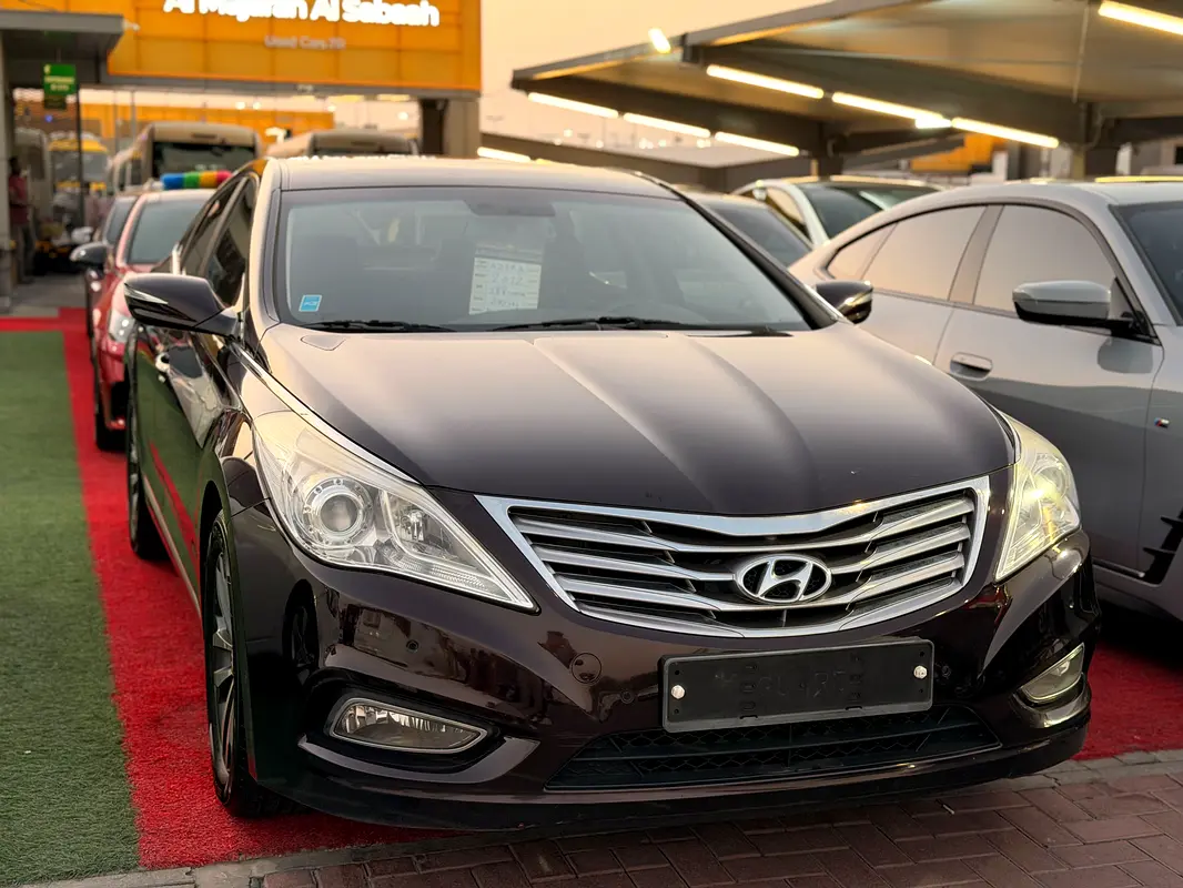 Hyundai Grandeur 2012 — photo 1 of 8