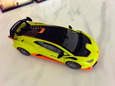 Green Lamborghini RC/Die-cast Sports Car Toy - 1:18 Scale