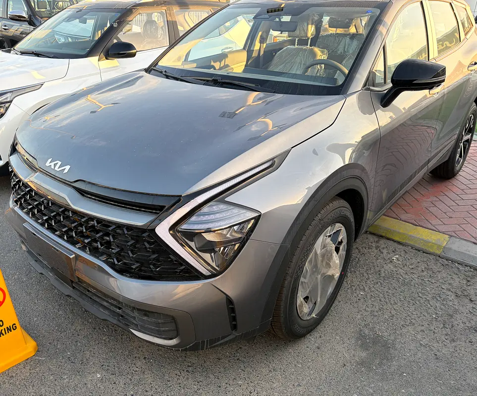 Kia Sportage 2025 — photo 1 of 6