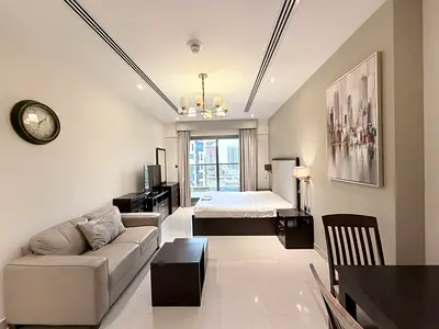 Fully Furnished Studio / Canal View / Vacant