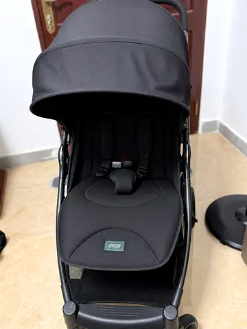 Compact and Stylish Stroller for Easy Travel worth 1599 Aed
