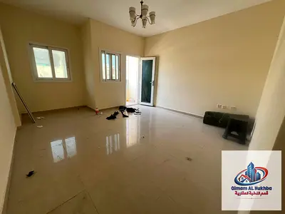 للايحار السنوي افضل  واجمل استوديو  في منطقة البوطينه  بالشارقه مساحه وسعه ومريحه تكيف وغاز مركزي موقع استراتيجي ومميز وقريب لكافة الخدمات والمركز وال