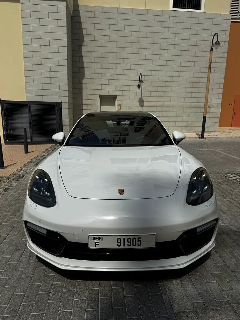Porsche Panamera 2020 — photo 1 of 15