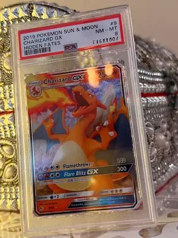 PSA 8 Charizard GX - Pokémon Sun  Moon Hidden Fates