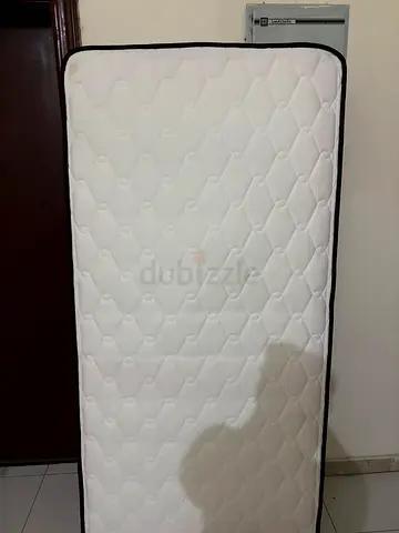 Single Pocket Spring Mattress 90x190x25 in Good Condition - Firm Support