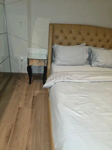 Queen bed with dresser mirror 2 side tables