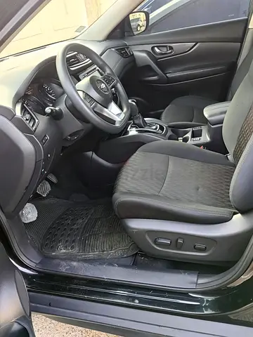 Nissan rogue full option