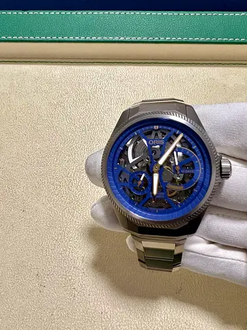 Oris pilox X UAE limited edition