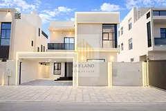Luxury villa in a prime location, freehold ownership, negotiable, in the Al Yasmin area.