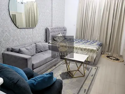 مفروش بالكامل | إطلالة على المسبح | معيشة فاخرة