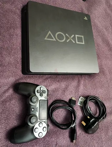 Playstation 4 Slim Special Edition 1 TB with complete VR Set