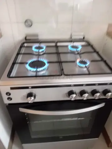 Stainless Steel 4-Burner Gas/Electric Cooker with Oven - Good Working Condition - Pick up today