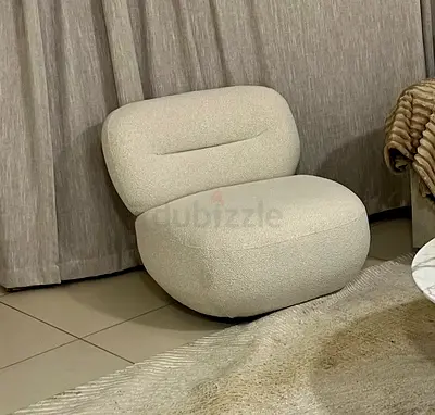 Modern Cream Bouclé Rotating Lounge Chair - Compact Accent Chair