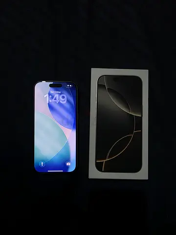 Iphone 16 Pro 256 GB | Natural Titanium 10/10 Condition | TDRA Middle East Version