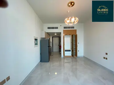 Fitted Kitchen | Spacious Studio | Mid-Floor