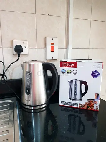 ALMOST BRAND NEW Prestige Brand Stainless Steel Kettle 1.8L Model PR81516 with original box packing