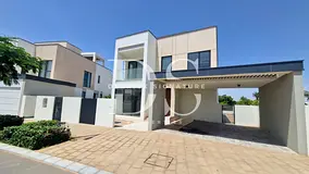 Discounted Agency Fee | 4BR Villa | Single Row