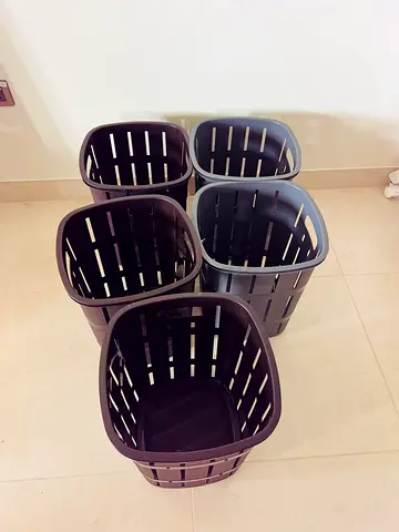 Set of 5 Plastic Laundry/Bin Baskets - Grey/Black
