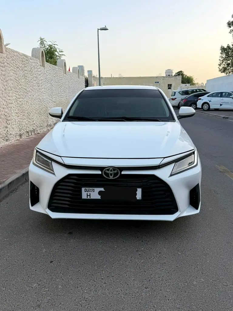 Toyota Yaris 2026 — photo 1 of 11